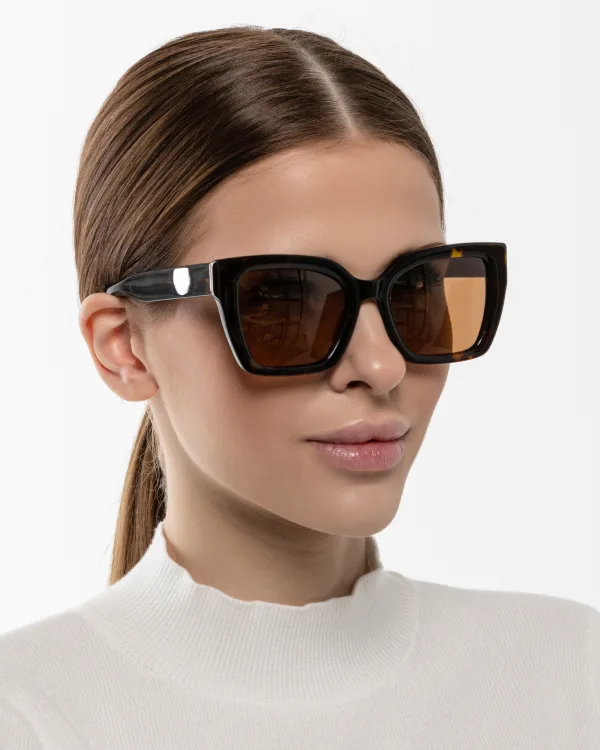 Солнцезащитные очки Optik U HS 2820 C2